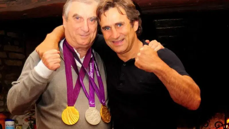 Alex Zanardi, l&rsquo;ostinazione, la bellezza e il dottorCosta