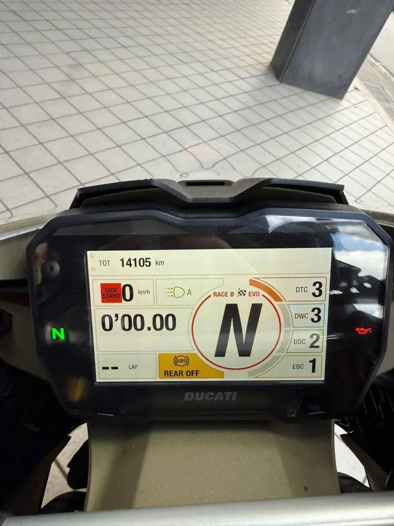Ducati Panigale V4 S (2022 - 24) (5)