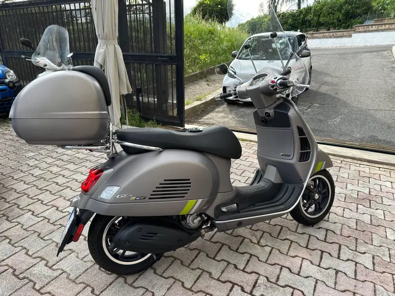 Vespa GTS 300 Super Tech (2023 - 24) (6)