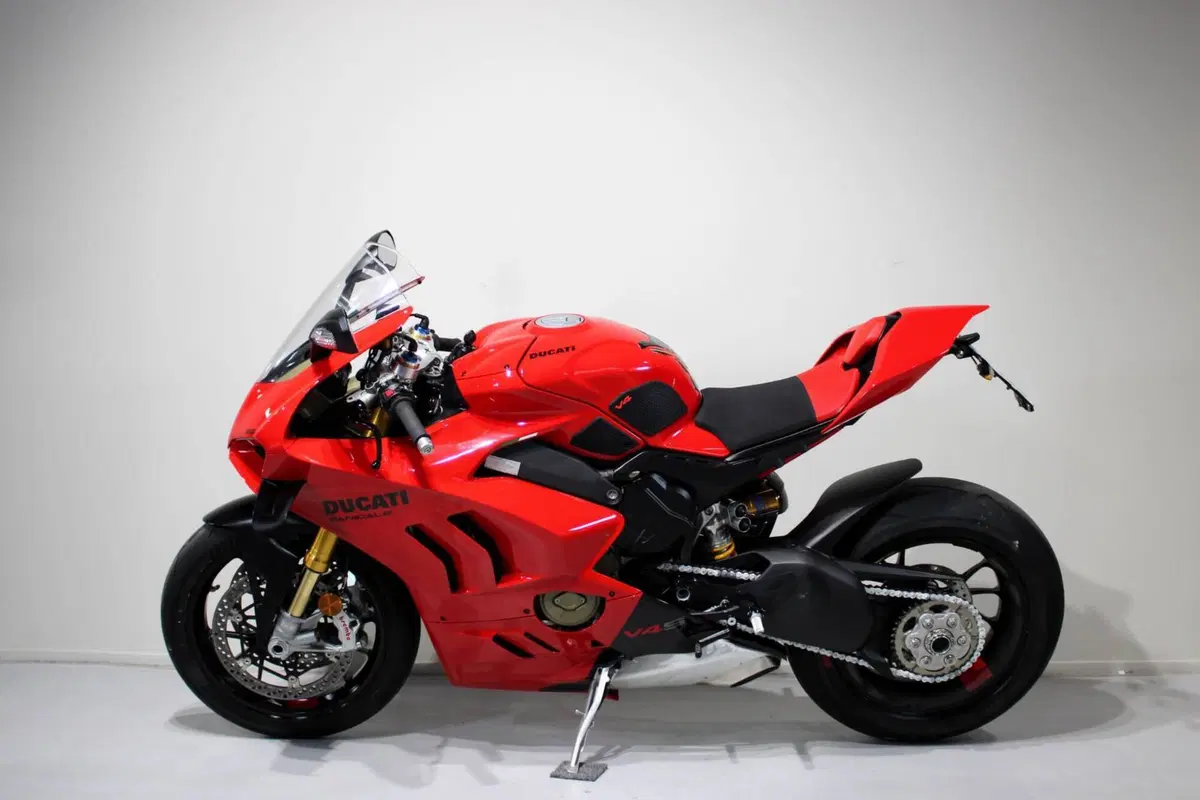 Ducati Panigale V4 S (2022 - 24) (4)