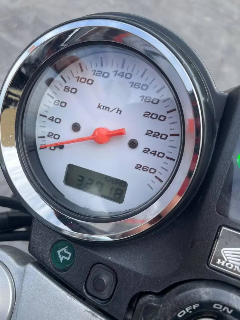 Honda Hornet 600 (2000 - 02) (7)