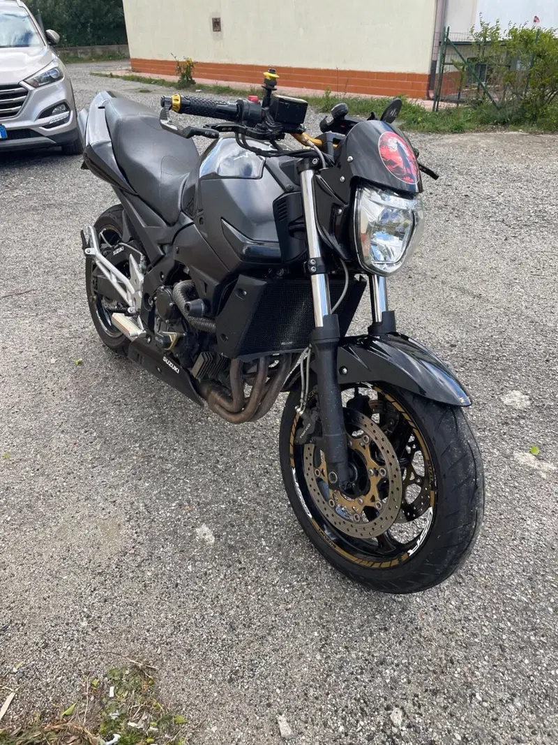 Suzuki GSR 600 (2006 - 11) (3)