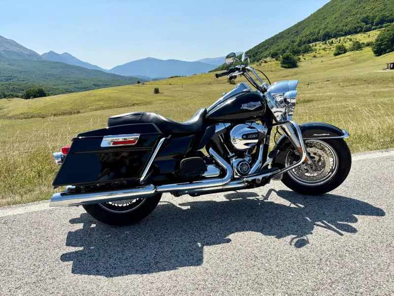 Harley-Davidson 103 Road King Classic (2014 - 16) - FLHRC (2)