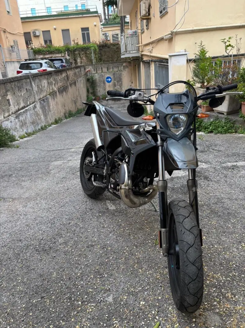 Betamotor RR 50 Motard - X Special Edition (2024 - 26) (3)