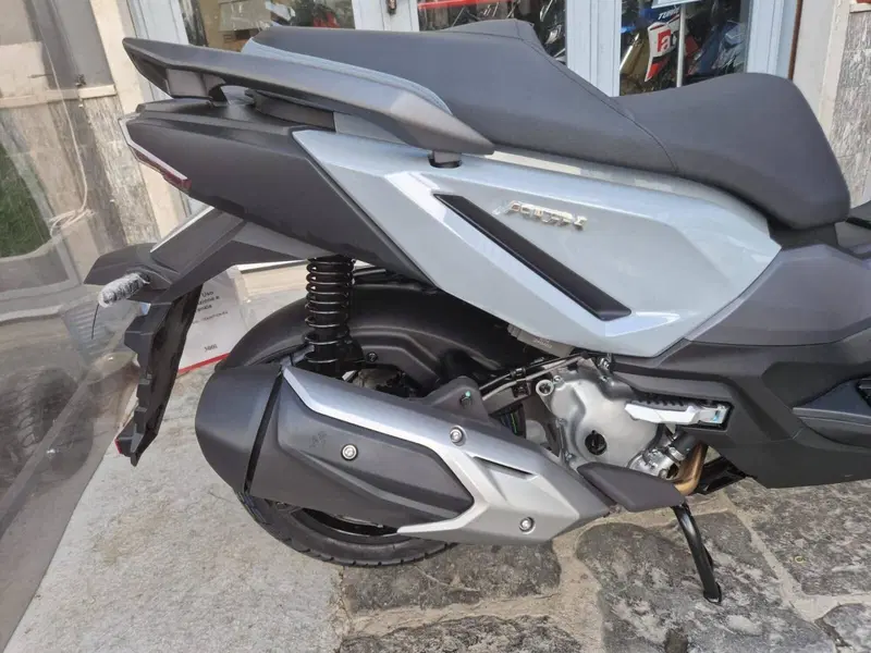 Sym ADX 300 (2024 - 26) (19)