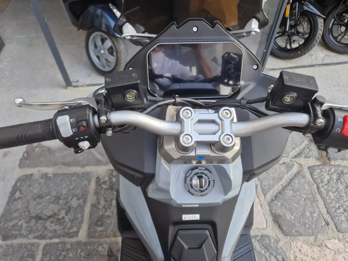 Sym ADX 300 (2024 - 26) (9)