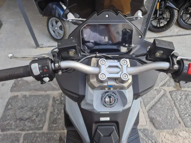 Sym ADX 300 (2024 - 26) (9)