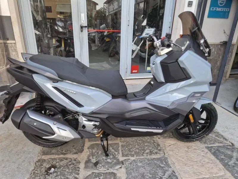 Sym ADX 300 (2024 - 26) (13)