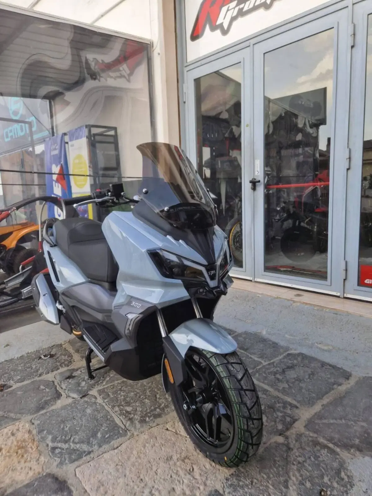 Sym ADX 300 (2024 - 26) (12)