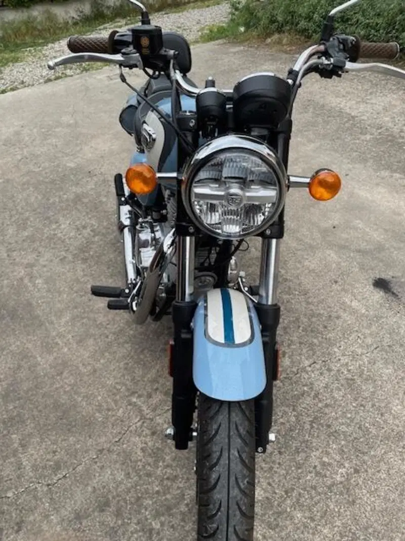 Royal Enfield Meteor 350 Aurora (2024 - 26) (2)