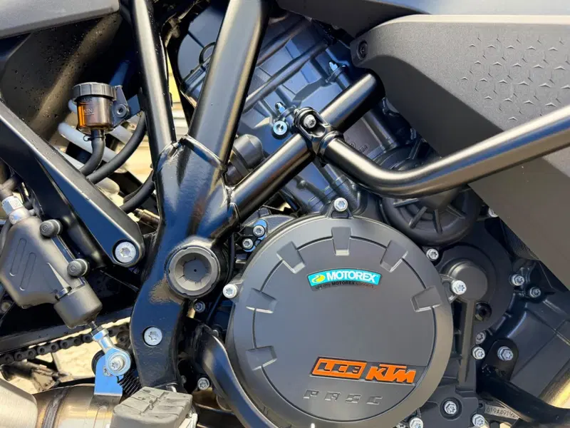 KTM 1290 Super Adventure S (2021) (8)