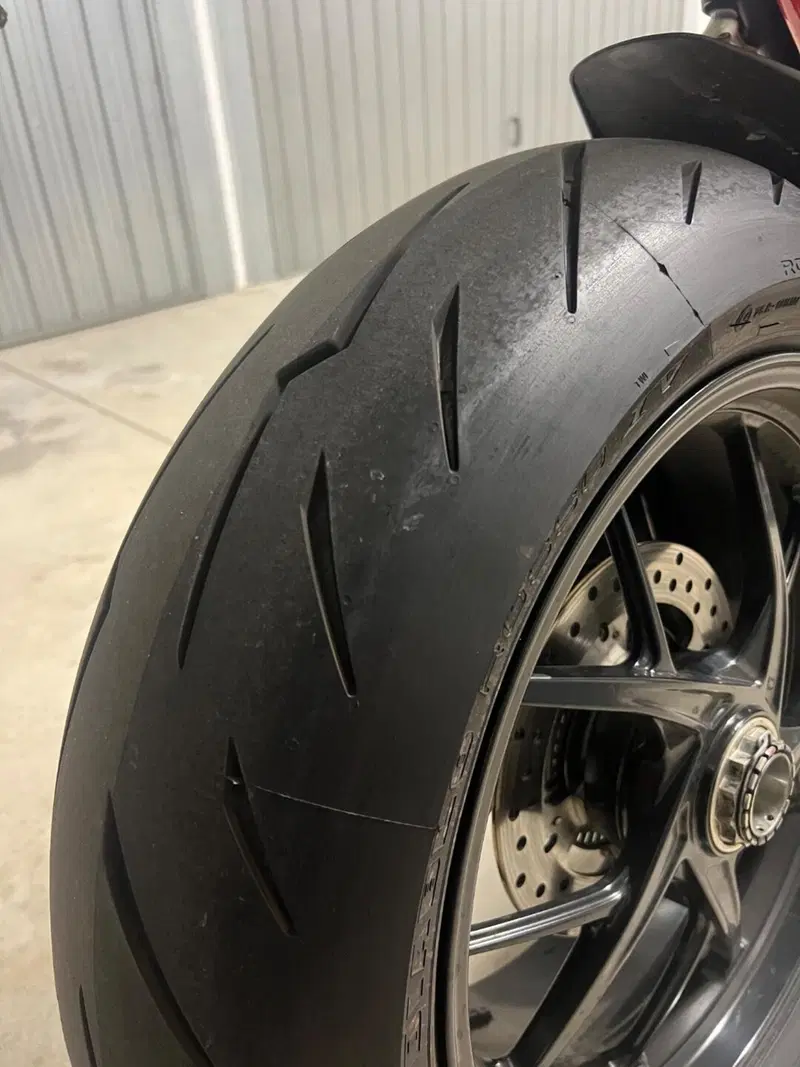 Ducati Streetfighter V4 1100 (2021 - 22) (2)