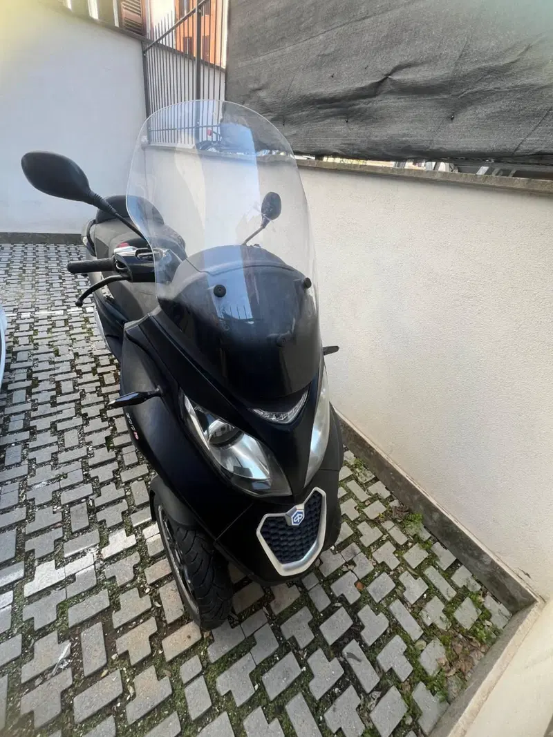 Piaggio Mp3 300 ie Sport LT ABS (2014 - 16) (2)