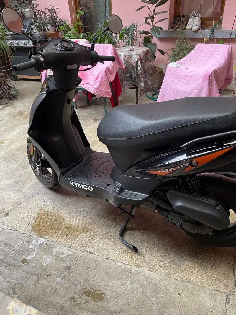 Kymco Agility 50 R12 (2021 - 25) (4)