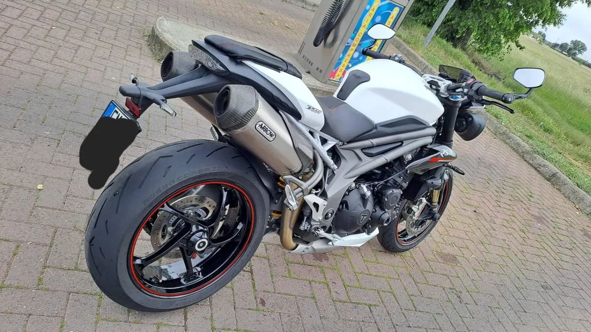 Triumph Speed Triple 1050 RS (2018 - 20) (3)
