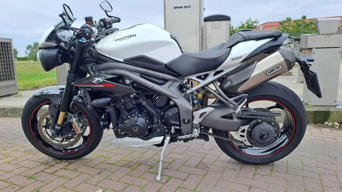 Triumph Speed Triple 1050 RS (2018 - 20) (5)