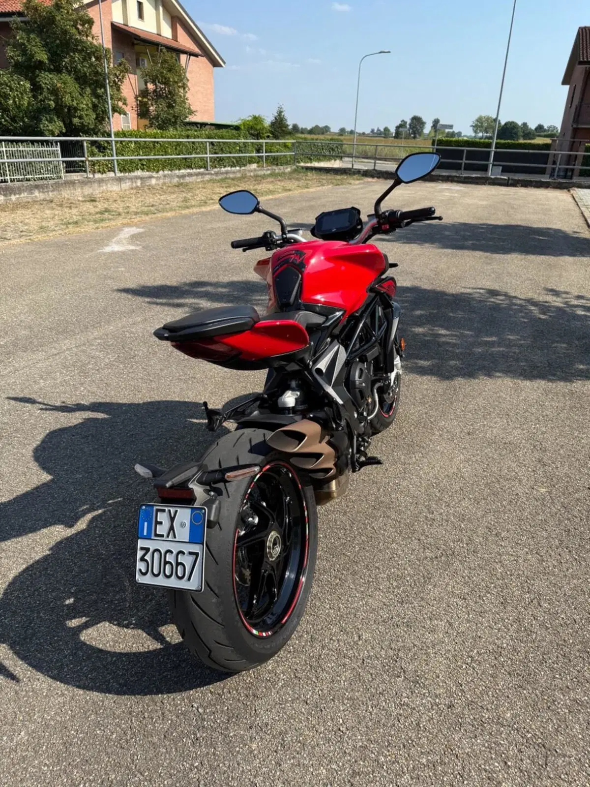 MV Agusta Brutale 800 Rosso (2021 - 23) (3)