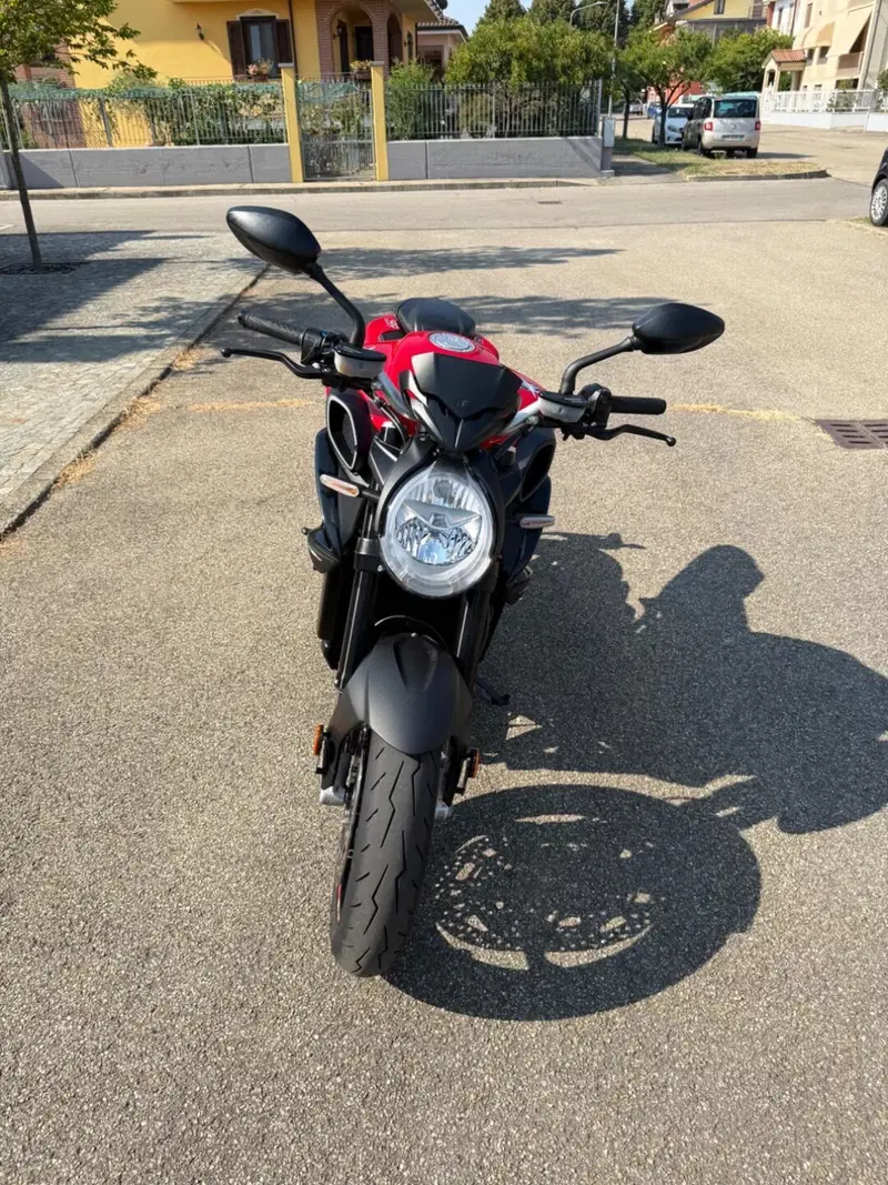 MV Agusta Brutale 800 Rosso (2021 - 23) (3)