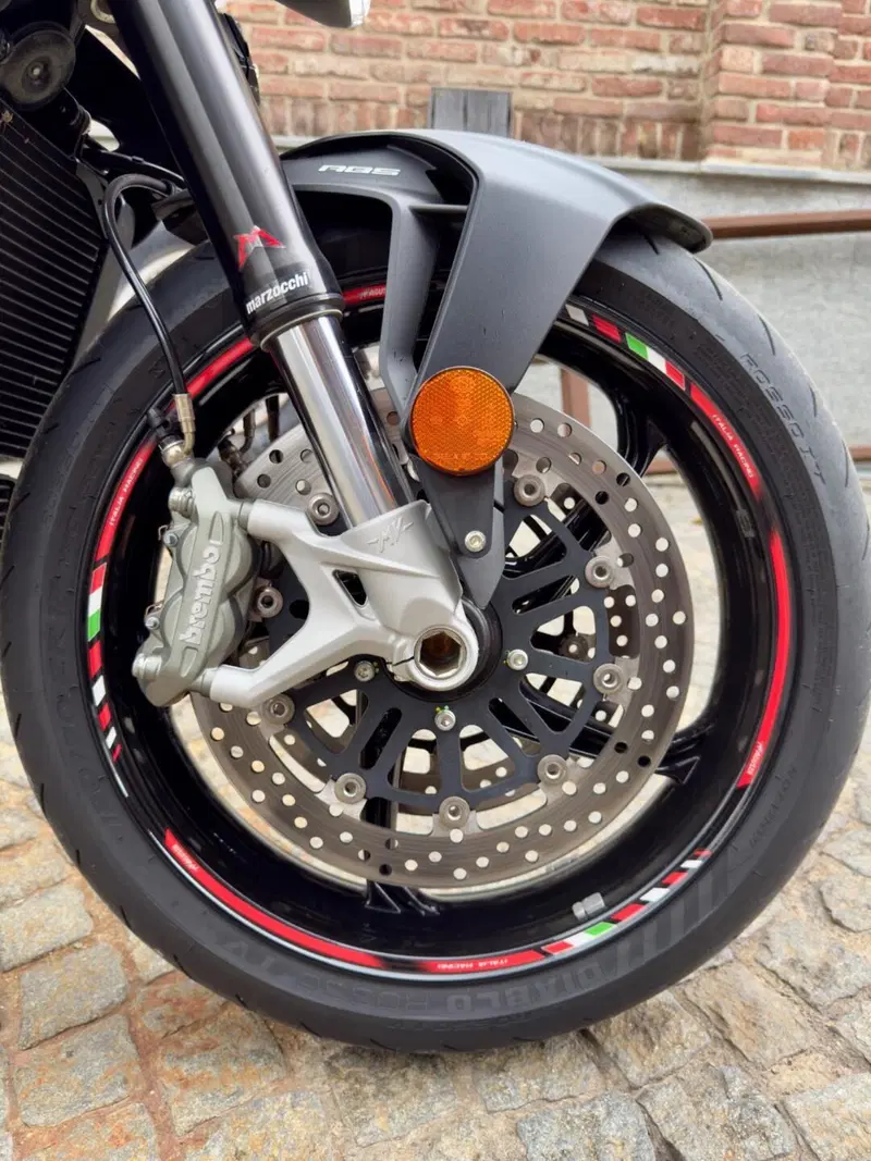 MV Agusta Brutale 800 Rosso (2021 - 23) (5)