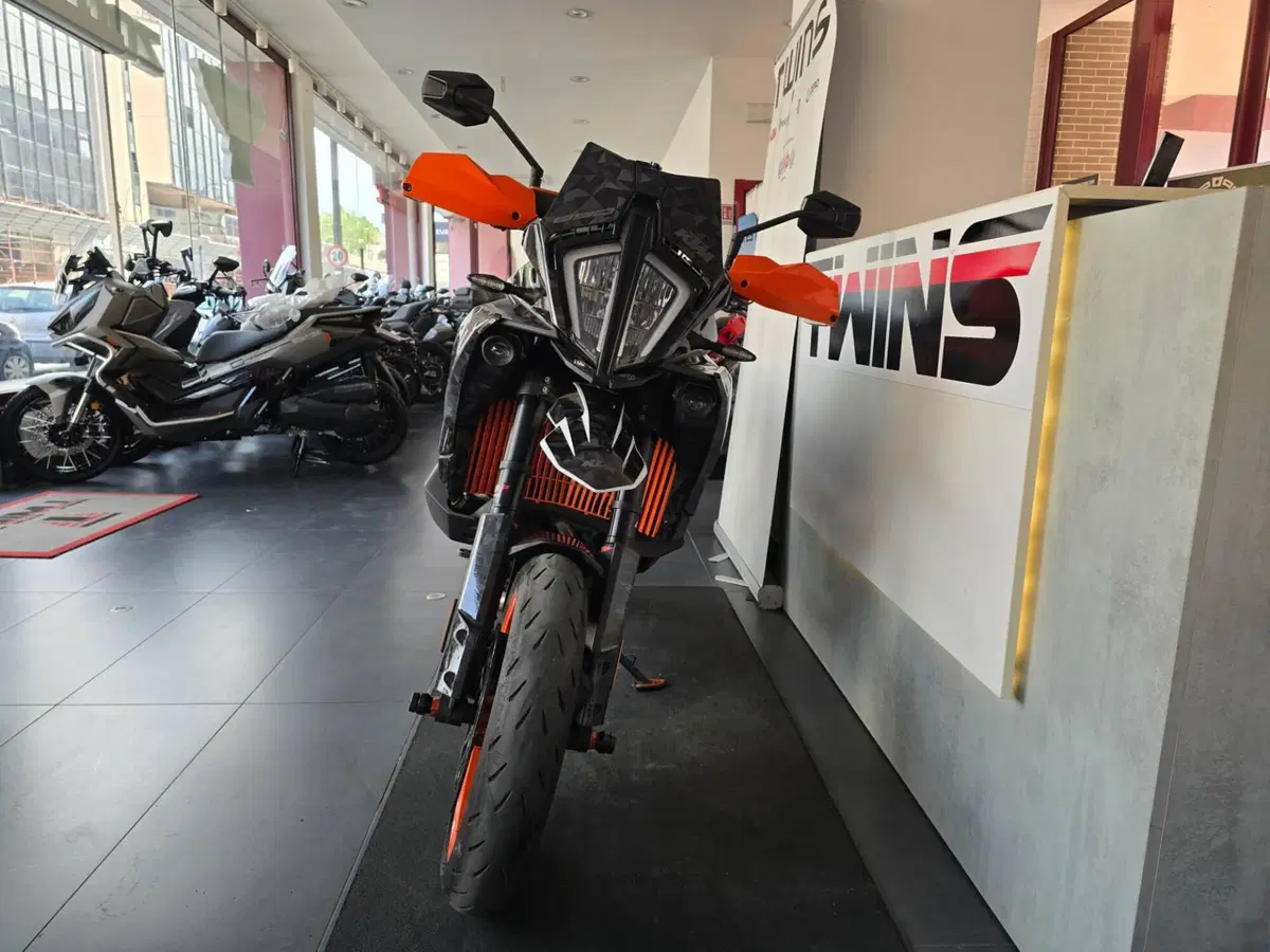 KTM 890 SMT (2023 - 25) (3)