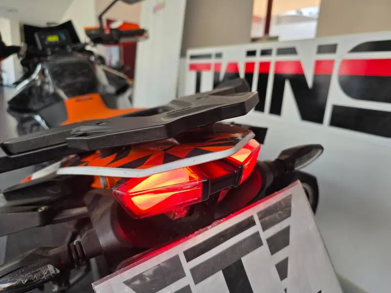 KTM 890 SMT (2023 - 25) (14)