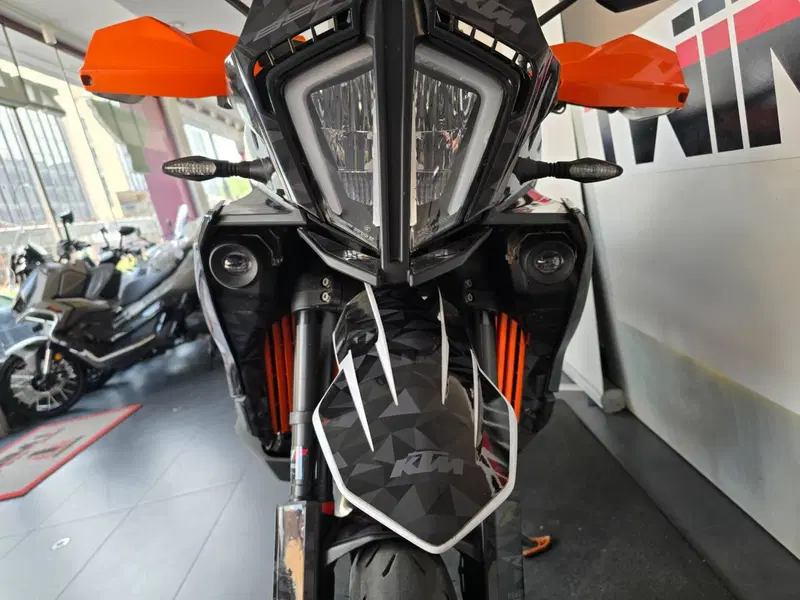 KTM 890 SMT (2023 - 25) (17)