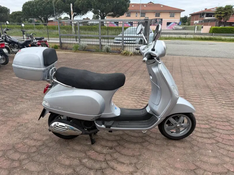 Vespa LX 150 (2005 - 11) (4)