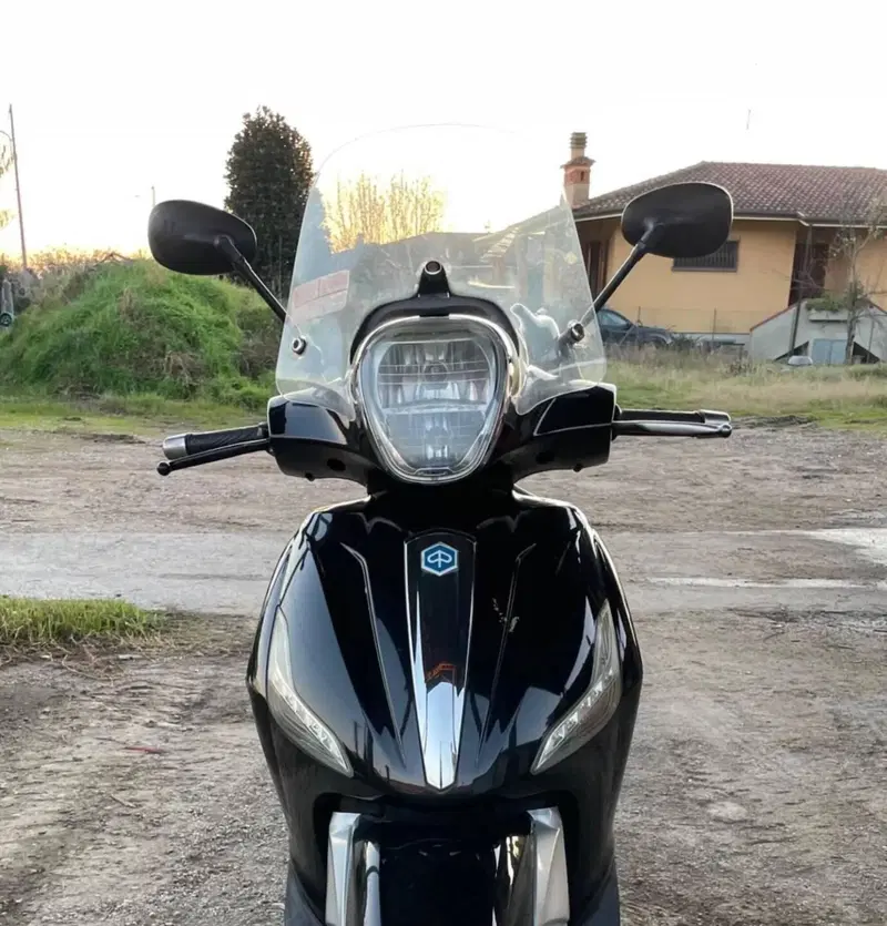 Piaggio Beverly 300 i.e. (2010 - 16) (2)