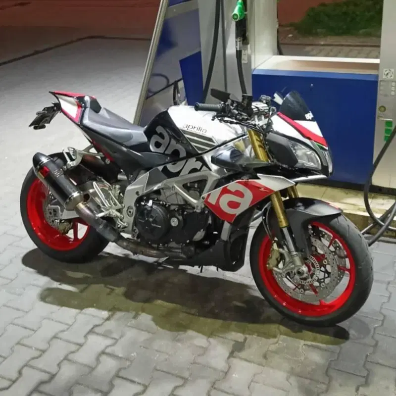 Aprilia Tuono V4 R APRC (2011 - 13)