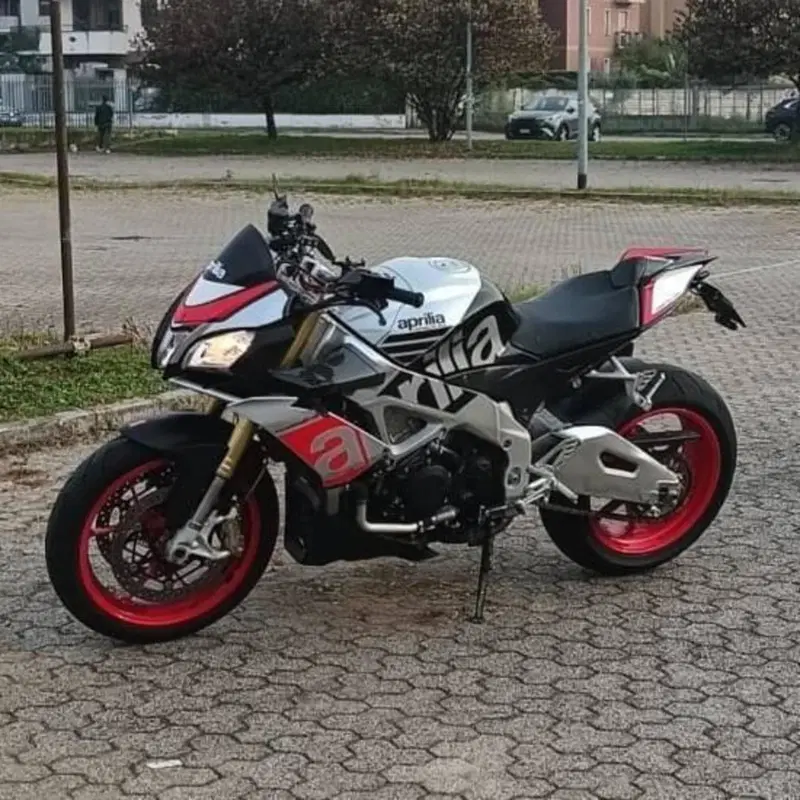 Aprilia Tuono V4 R APRC (2011 - 13) (7)