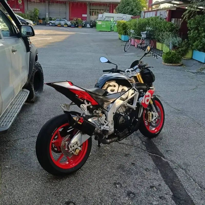 Aprilia Tuono V4 R APRC (2011 - 13) (4)