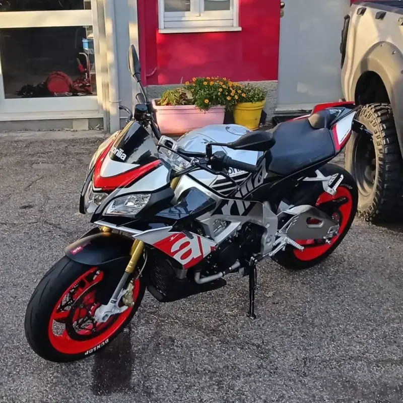 Aprilia Tuono V4 R APRC (2011 - 13) (5)