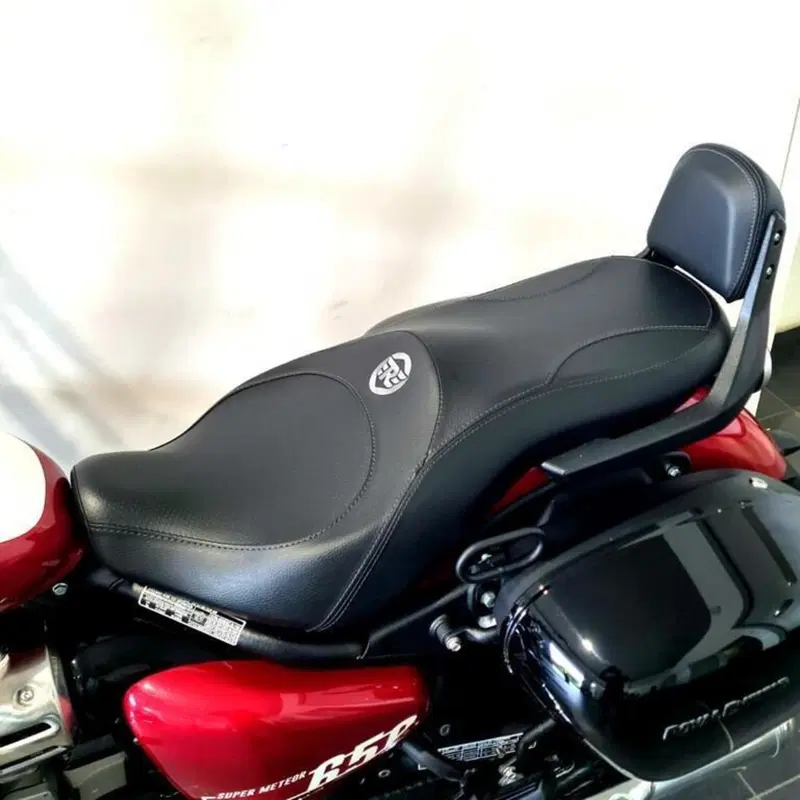Royal Enfield Super Meteor 650 (2023 - 26) (13)