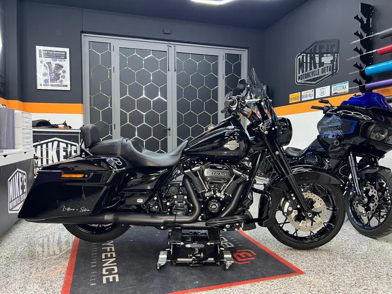 Harley-Davidson Road King Special (2021 - 25) (2)