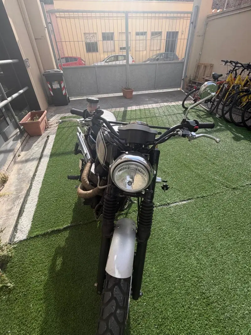 Triumph Scrambler 900 Chrome Edition (2023) (3)