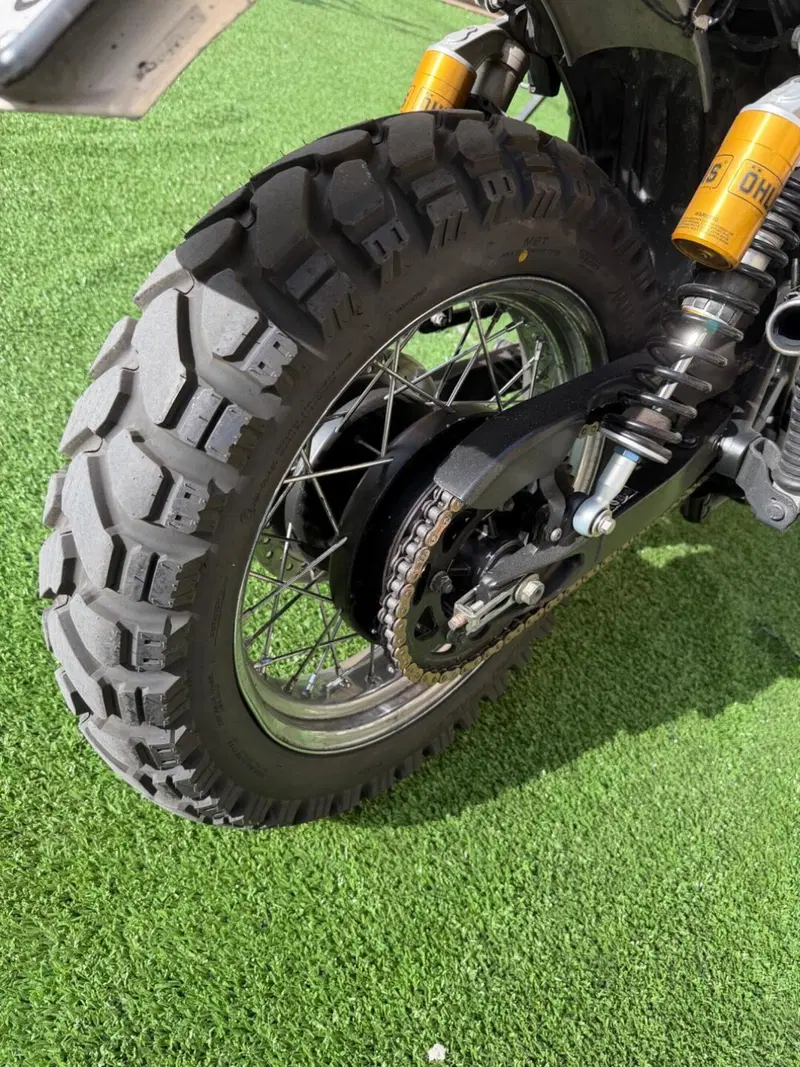 Triumph Scrambler 900 Chrome Edition (2023) (11)
