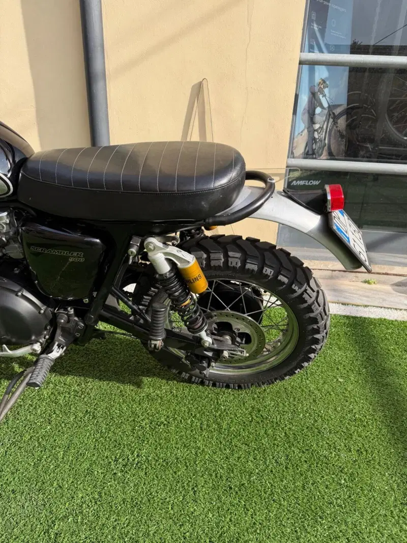 Triumph Scrambler 900 Chrome Edition (2023) (14)