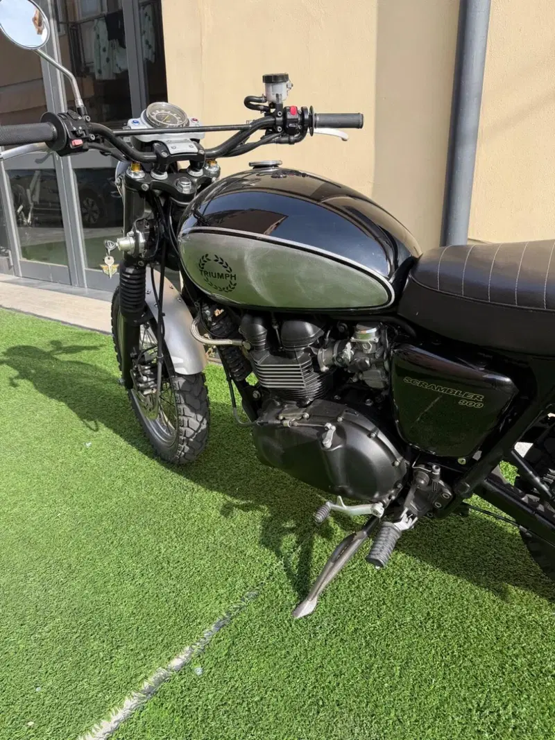 Triumph Scrambler 900 Chrome Edition (2023) (15)