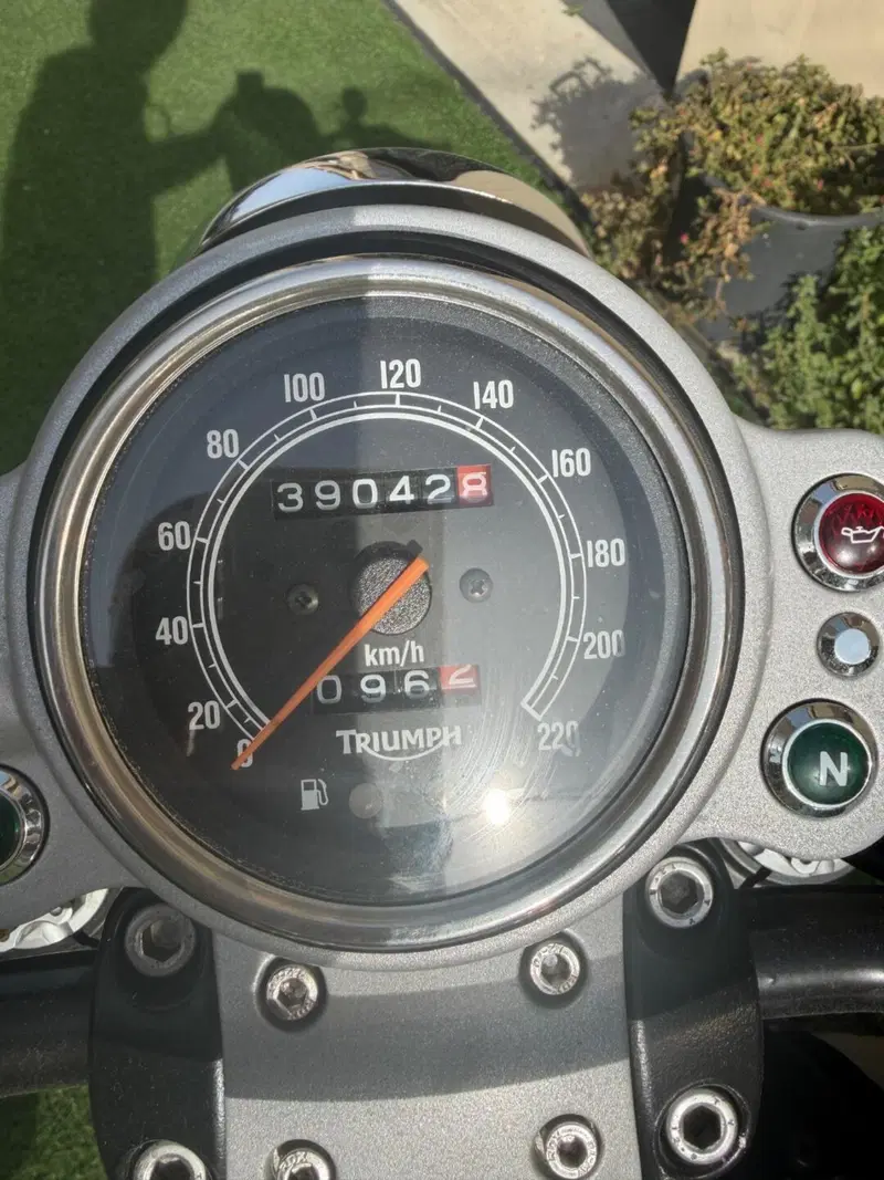 Triumph Scrambler 900 Chrome Edition (2023) (16)