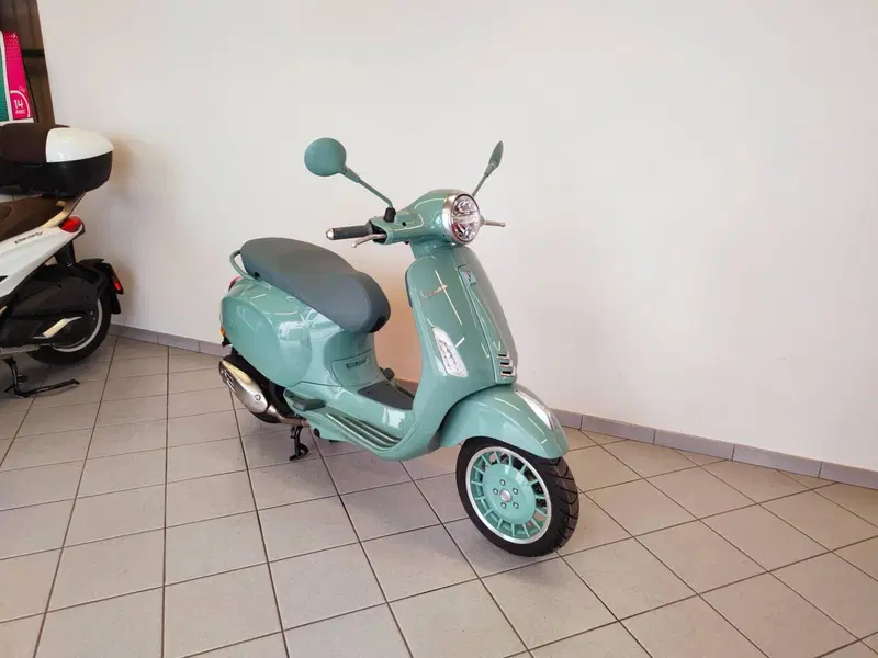 Vespa Primavera 125 80th (2026)