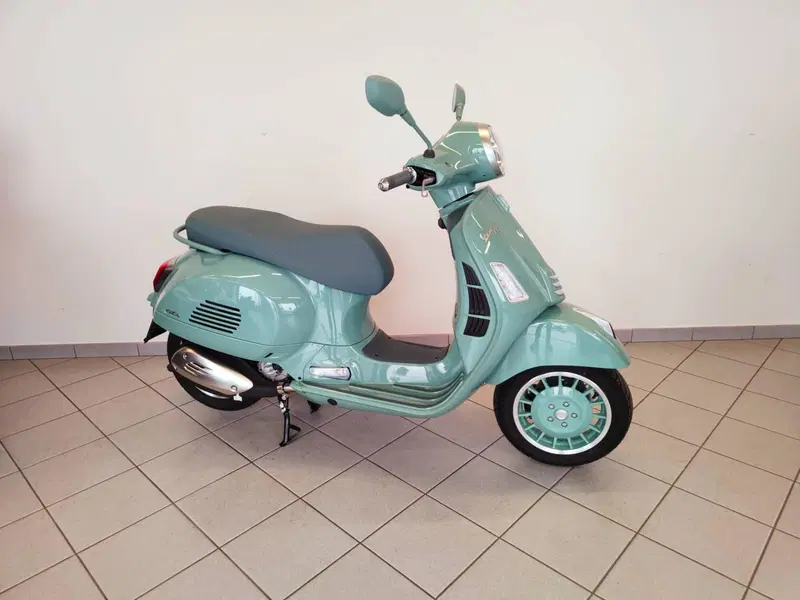 Vespa GTS 310 80th (2026) (2)