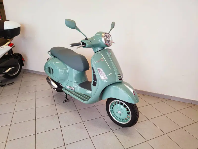 Vespa GTS 310 80th (2026) (4)