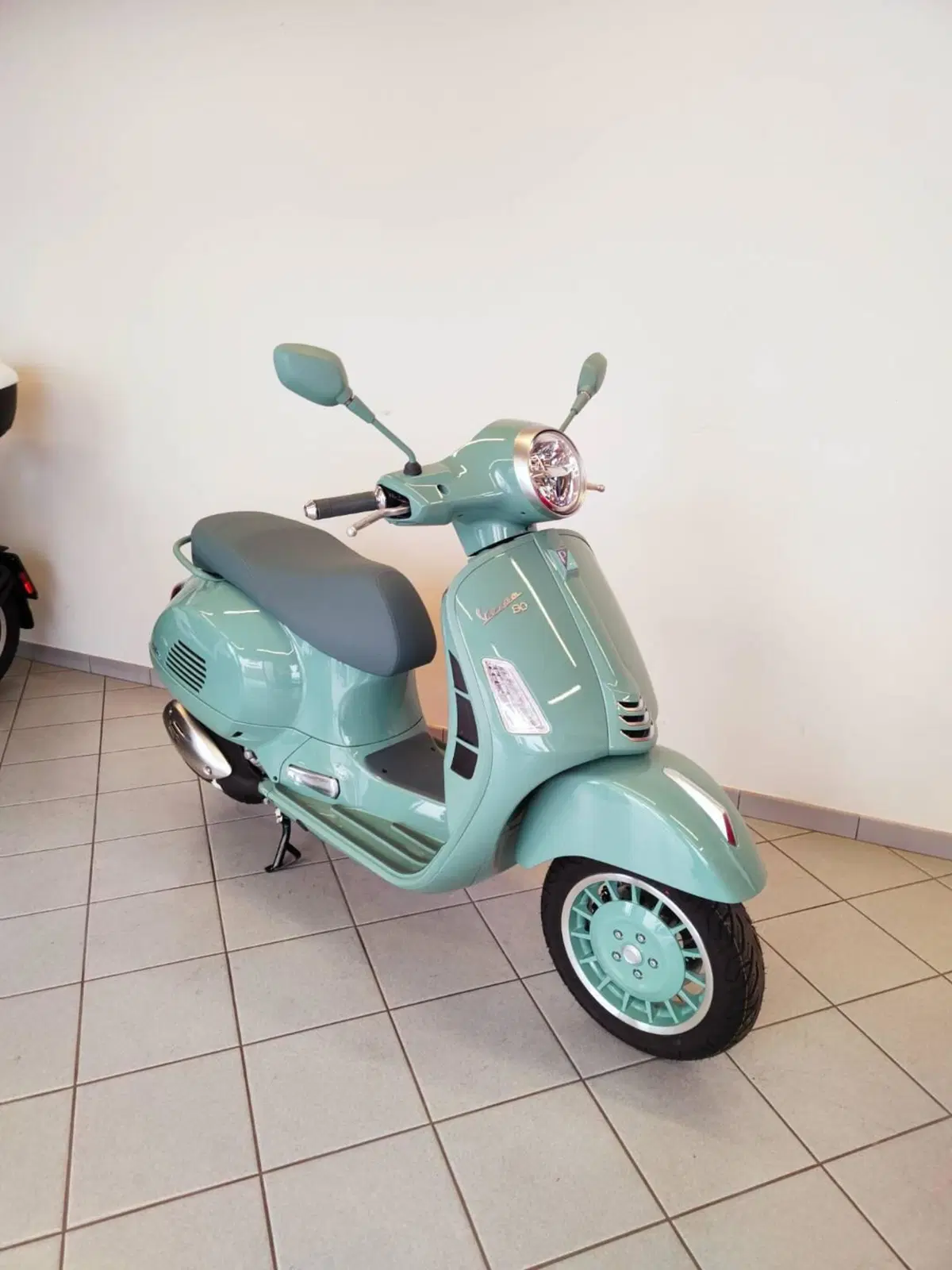 Vespa GTS 310 80th (2026) (5)