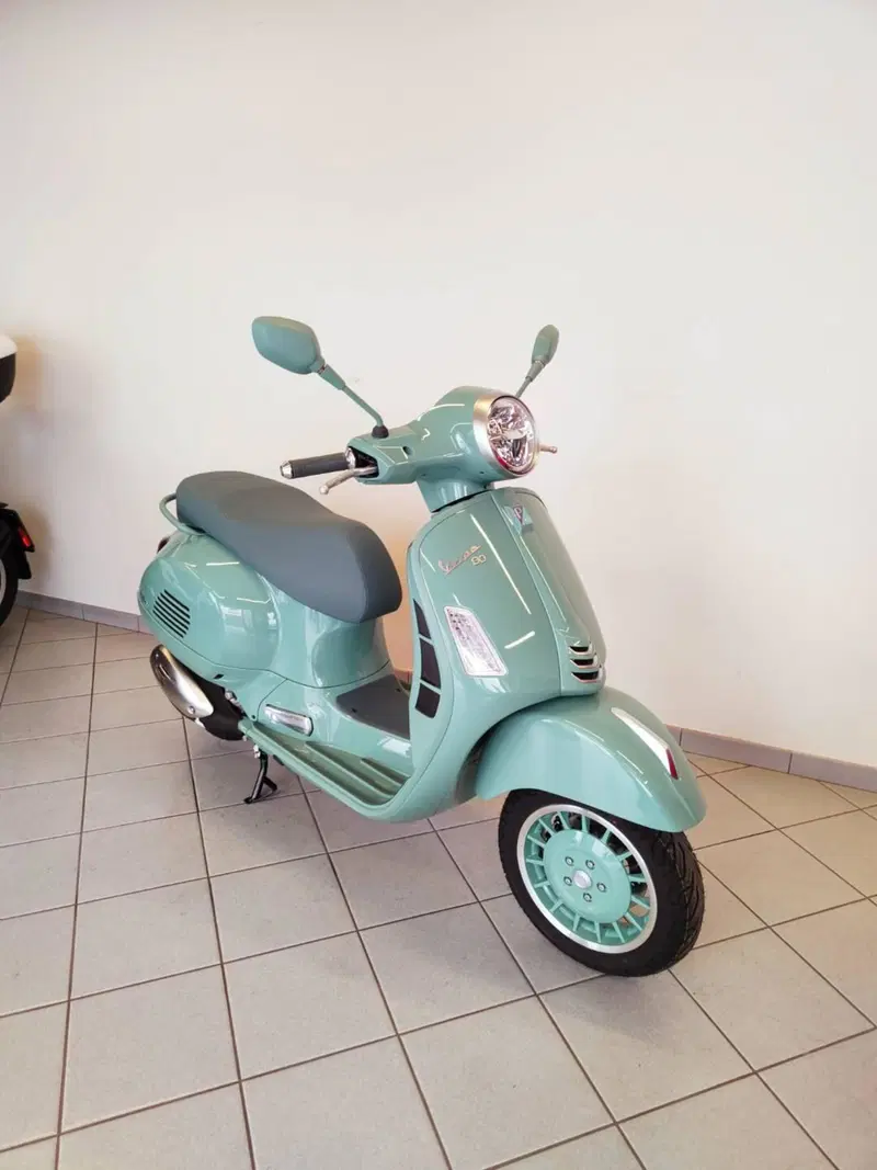 Vespa GTS 310 80th (2026) (5)