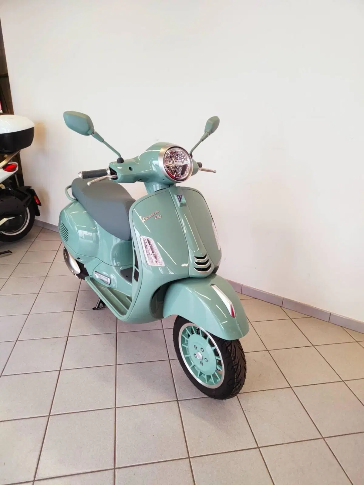 Vespa GTS 310 80th (2026) (6)