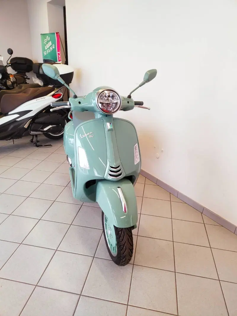 Vespa GTS 310 80th (2026) (7)