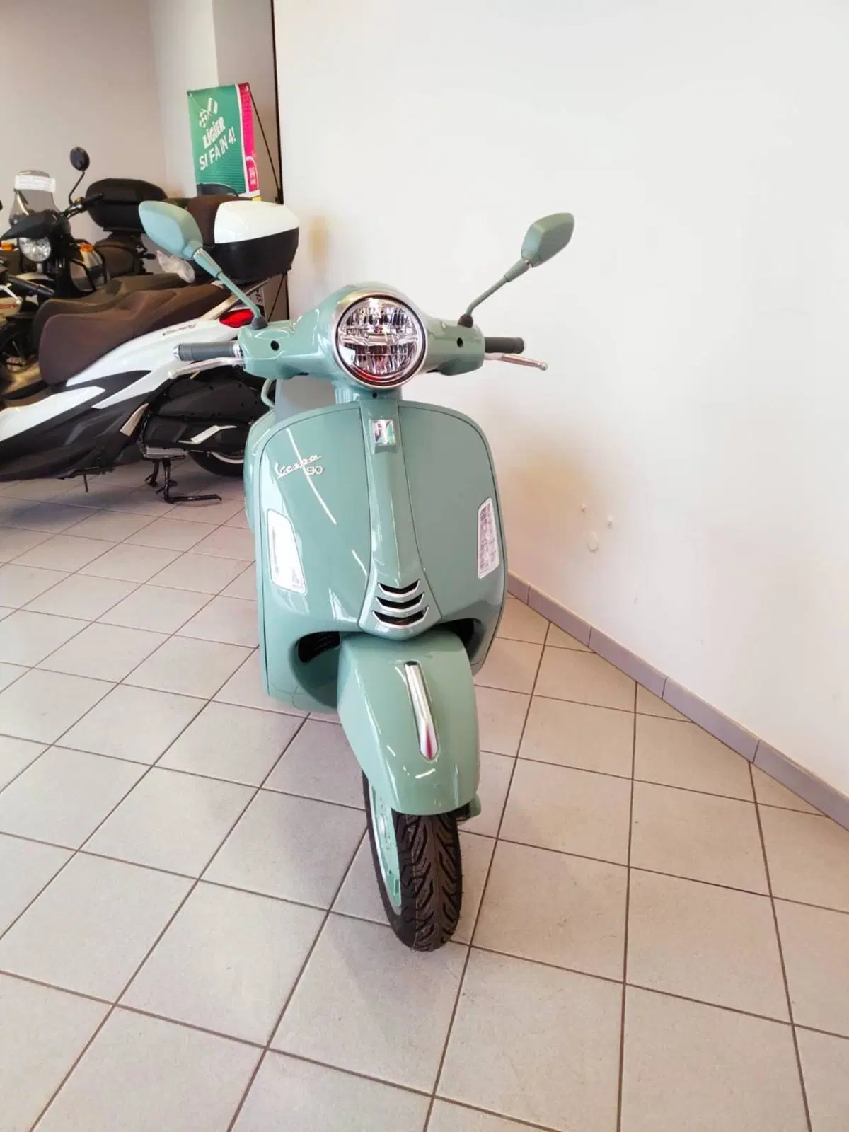 Vespa GTS 310 80th (2026) (8)