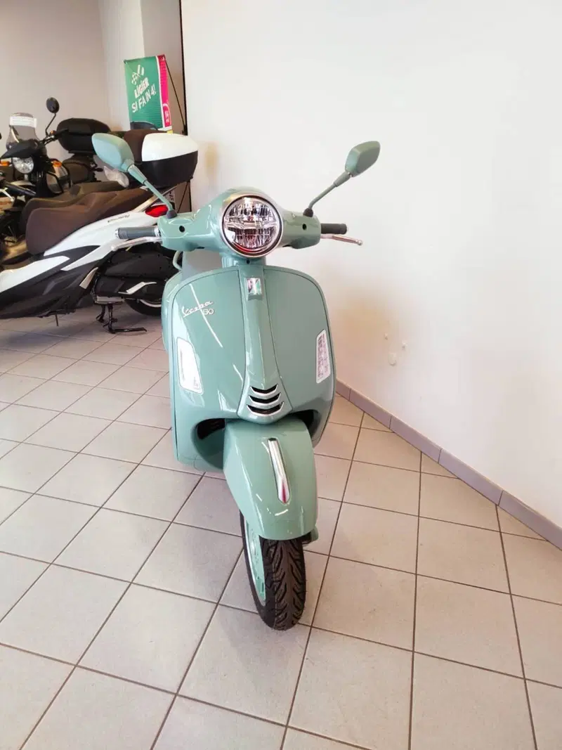 Vespa GTS 310 80th (2026) (8)