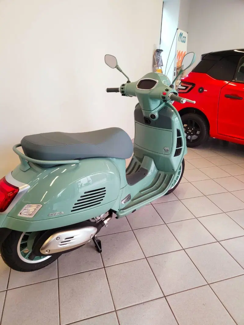 Vespa GTS 310 80th (2026) (11)