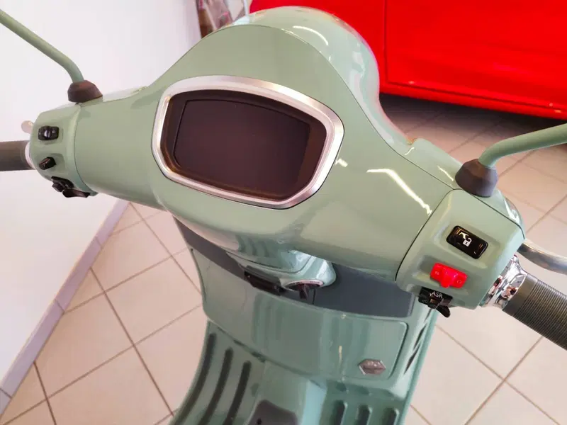 Vespa GTS 310 80th (2026) (14)